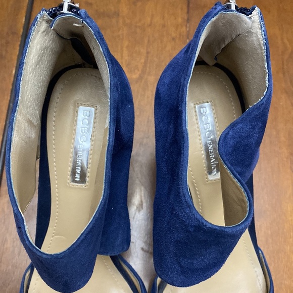 BCBG suede blue wedges size 7.5 - Picture 4 of 9